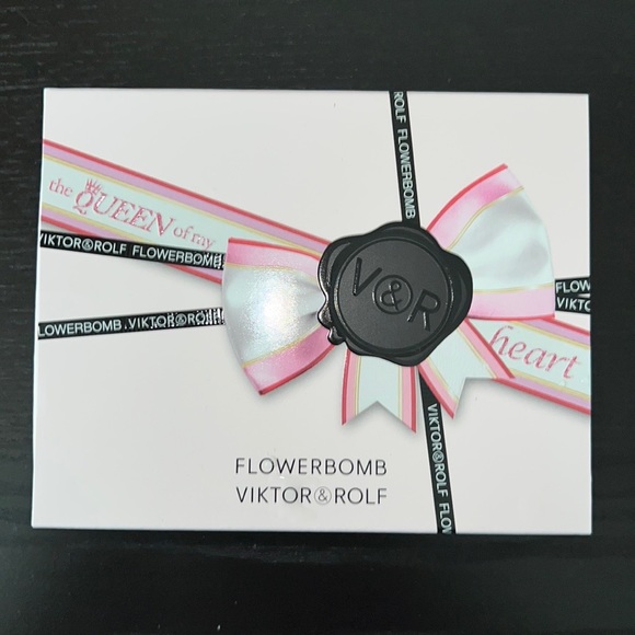 Victor & Rolf set - Picture 2 of 3